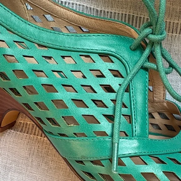 Chelsea Crew “Jo Jo” Teal Peep Toe Heels, Vintage Inspired. - Picture 12 of 12